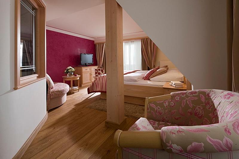 Hotel Roessle Bernau im Schwarzwald Pokoj fotografie