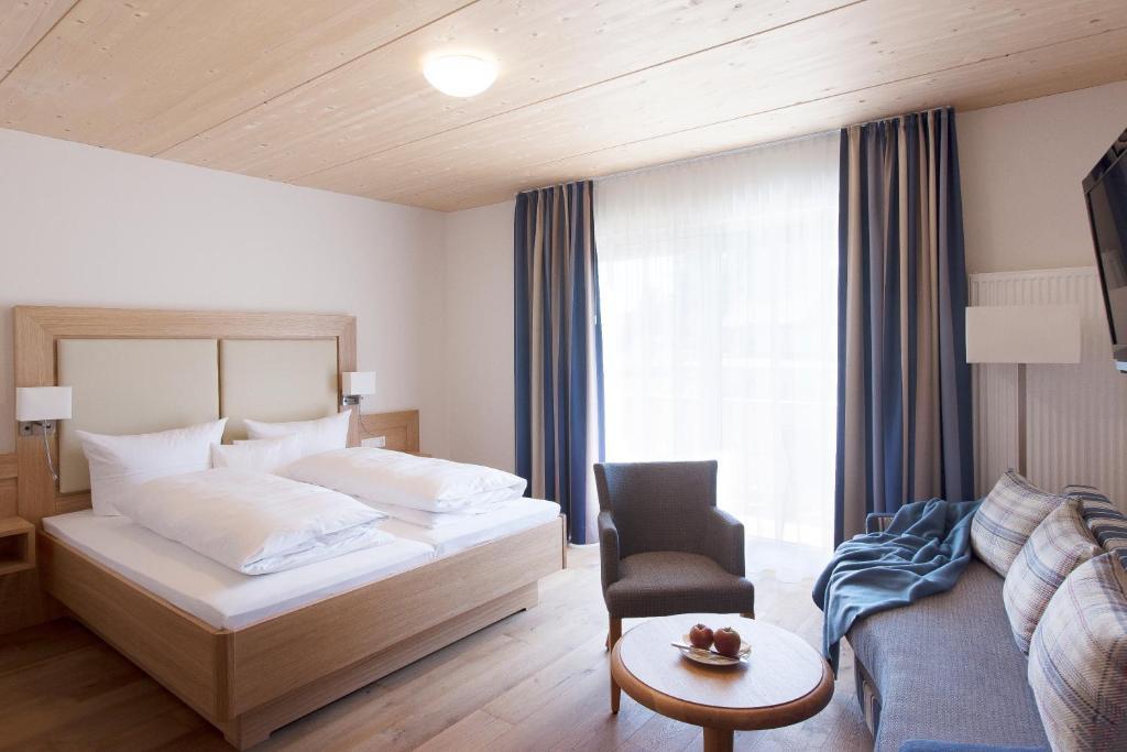 Hotel Roessle Bernau im Schwarzwald Pokoj fotografie